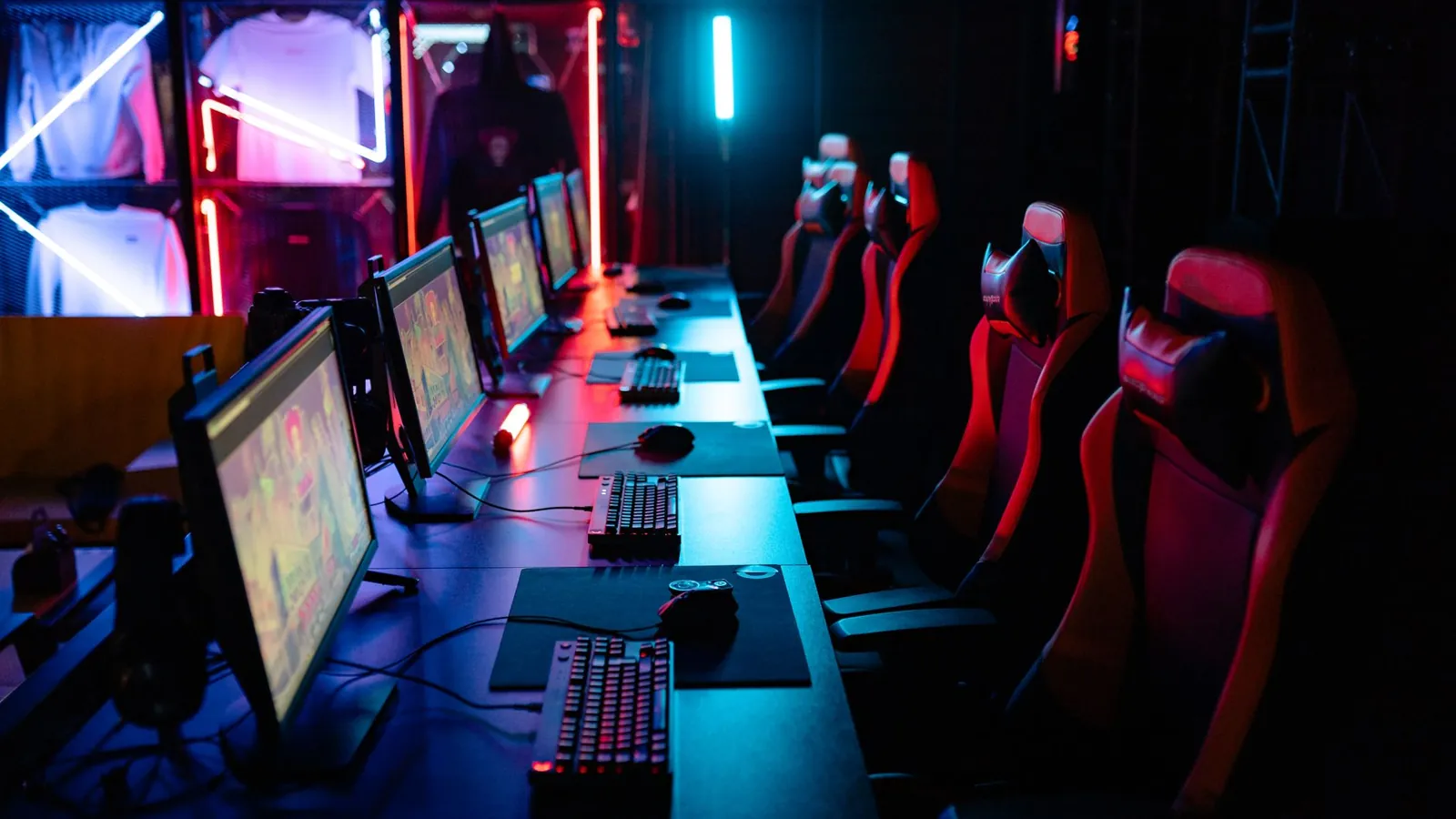 How to Become an Esports Player: A Step-by-Step Guide — illustrative featured image