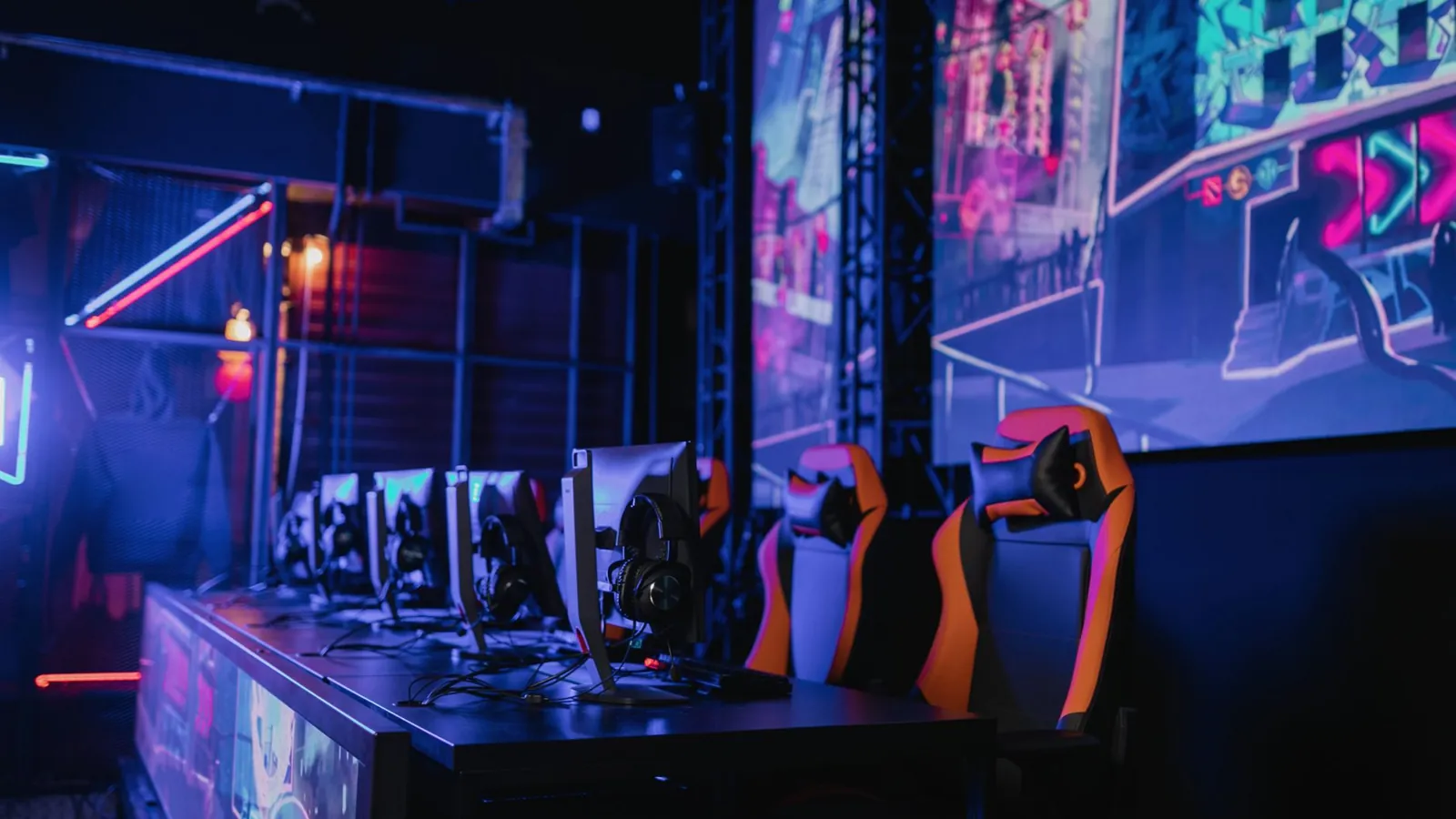 Counter-Strike 2 vs VALORANT: The 2026 Viewership War Explained — illustrative featured image